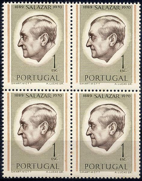 23Lis_1436.jpg -     Lote:    1436            Portugal       Descrição:         1971 &mdash; Presidente Salazar. CE1106, 1$00. Quadra em denteado 12. Alguns pontos de óxido no verso. Valor de catálogo &euro; 712,00.        ***       Valor Base:     &euro; 35,00     Valor Venda:     &euro; 90,00     