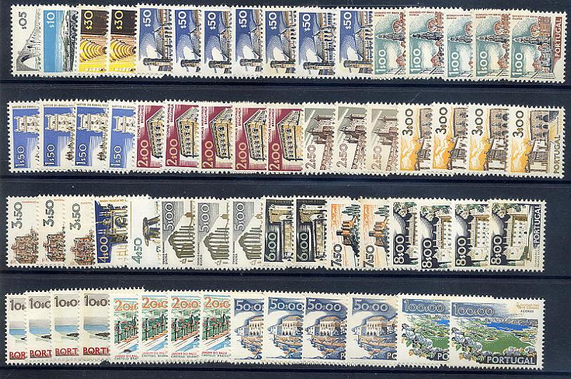 23Lis_1437.jpg -     Lote:    1437            Portugal       Descrição:         1972/74 &mdash; Paisagens e Monumentos. CE1126/1145. Série completa com as 61 variedades. Valor de catálogo &euro; 328,00.        ***       Valor Base:     &euro; 50,00     Valor Venda:     &euro; 50,00     