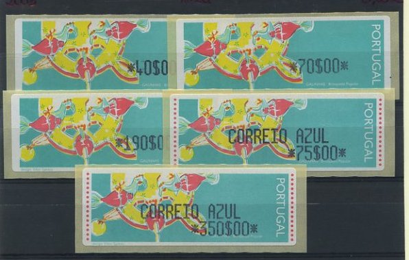 23Lis_1441.jpg -     Lote:    1441            Portugal       Descrição:         1995 &mdash; Galinhas &mdash; Brinquedos Populares. CE ETQ8 e ETQ9. Série mista composta por etiquetas do correio ordinário para o ano de 1995 tipo ETQ8 e as do correio azul tipo ETQ 10 (com pontos de leitura óptica e sem Lithoformas. Valor de catálogo &euro; 160,40.        ETQ       Valor Base:     &euro; 55,00     Valor Venda:     &euro; 55,00     