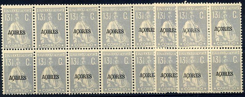 23Lis_1473.jpg -     Lote:    1473            Açores       Descrição:         1918/21 &mdash; Ceres. Selos do Continente com sobrecarga AÇORES. CE174, 13 &frac12; c. azul cinzento, denteado 12x11 &frac12;, papel pontinhado. Lote composto por bloco de 10 selos + duas quadras. Valor de catálogo &euro; 81,00.        ***       Valor Base:     &euro; 12,00     Valor Venda:     Retirado     