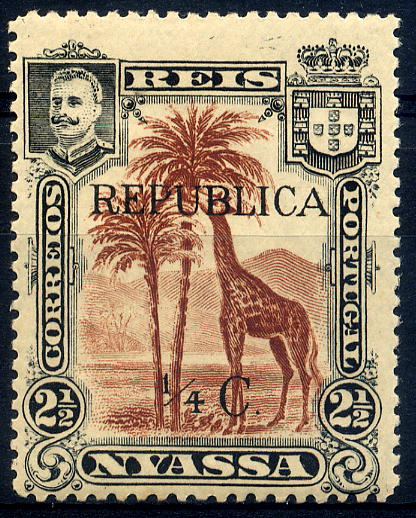 23Lis_1682.jpg -     Lote:    1682            Companhia do Niassa       Descrição:         1918 &mdash; D. Carlos I, com sobretaxa e sobrecarga REPUBLICA, tipografadas localmente. CE64 (27) * &frac14; C s/ 2 &frac12; reis castanho vermelho. Selo em muito bom estado com muito ligeiro sinal de charneira. Valor de catálogo &euro; 266,00. MB e MR.        **       Valor Base:     &euro; 125,00     Valor Venda:     Retirado     
