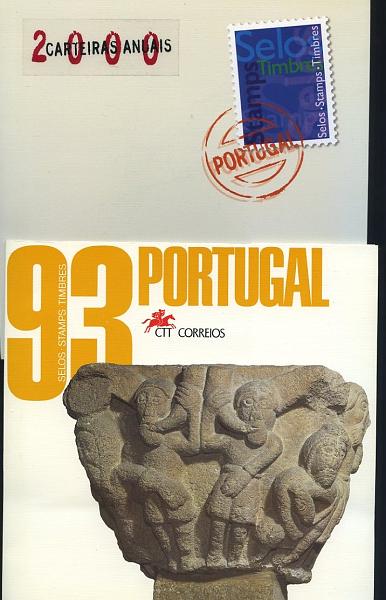 23Lis_2159.jpg -     Lote:    2159                   Descrição:      Portugal e Madeira.   Lote composto por 3 carteiras anuais com os selos emitidos em Portugal em 1993 e 2000 + Madeira em 1993. Valor de catálogo &euro; 216,10.        CRT       Valor Base:     &euro; 20,00     Valor Venda:     &euro; 32,00     