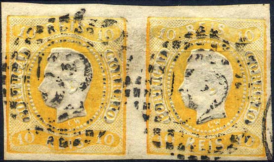 24lis0430.jpg -     Lote:    430            Colecção Portugal       Descrição:         1866/1867 &mdash; D. Luís I. Fita curva não denteados. CE20, 10 reis amarelo. Par horizontal, obliterado com carimbo de pontos 52 &mdash; PORTO. Valor de catálogo &euro; 400,00. MB.        O       Valor Base:     &euro; 80,00     Valor Venda:     &euro; 90,00     