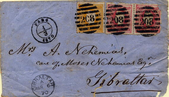 24lis0439.jpg -     Lote:    439            Colecção Portugal       Descrição:         1867/1870 &mdash; D. Luís I. Fita curva, denteados. Capa de carta circulada de Faro (01.03.1870) para Gibraltar (06.03.1870) com trânsito por Lisboa (02.03.1870), com selo de 10 reis amarelo CE28 + 2 selos de 25 reis carmim rosa CE30, obliterados com carimbo da 2.ª reforma 208 &mdash; FARO. Um selo de 25 reis com defeitos.        Carta       Valor Base:     &euro; 60,00     Valor Venda:     &euro; 70,00     