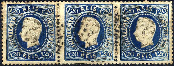 24lis0444.jpg -     Lote:    444            Colecção Portugal       Descrição:         1867/1870 &mdash; D. Luís I. Fita curva, denteados. CE34, 120 reis azul. Tira horizontal de 3 selos. Valor de catálogo &euro; 354,00. MB.        O       Valor Base:     &euro; 75,00     Valor Venda:     &euro; 85,00     