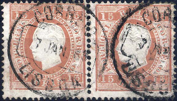 24lis0481.jpg -     Lote:    481            Colecção Portugal       Descrição:         1870/1876 &mdash; D. Luís I, fita direita. CE38, 15 reis castanho. Par horizontal em papel porcelana, denteado 12 &frac12;. Valor de catálogo &euro; 109,00.        O       Valor Base:     &euro; 20,00     Valor Venda:     &euro; 22,00     