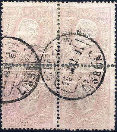 24lis0483.jpg -     Lote:    483            Colecção Portugal       Descrição:         1870/1876 &mdash; D. Luís I, fita direita. CE43, 100 reis lilás. Quadra em papel porcelana, denteado 12 &frac12;. Valor de catálogo &euro; 83,60.        O       Valor Base:     &euro; 20,00     Valor Venda:     &euro; 30,00     