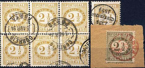 24lis0499.jpg -     Lote:    499            Colecção Portugal       Descrição:         1876 &mdash; Jornaes. Lote composto por bloco de 6 selos de 2 &frac12; reis, denteado 11 &frac12;, papel liso, bistre + fragmento com selo em denteado 12 &frac12;, papel liso, obliterado com carimbo de LISBOA batido a vermelho + selo em denteado 11 &frac12; em papel porcelana obliterado com carimbo do Centenário do Infante D. Henrique.        Lote       Valor Base:     &euro; 5,00     Valor Venda:     &euro; 8,00     