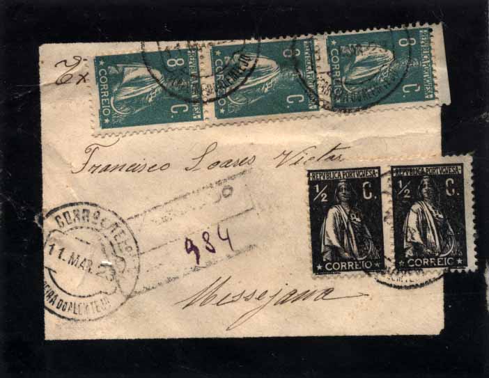 24Lis0639.jpg -     Lote:    639            Portugal       Descrição:         1912/1922 &mdash; Ceres. Sobrescrito circulado registado de Ferreira do Alentejo (11.03.23) para Messejana, com tira vertical de 3 selos de 8c verde, denteado 12x11 &frac12;, papel liso CE237 + par de &frac12; C preto CE207 e no verso tira de 3 selos de 3C azul, papel liso denteado 12x11 &frac12; papel acetinado CE235 + 2 selos de 8C CE237.        Carta       Valor Base:     &euro; 8,00     Valor Venda:     &euro; 8,00     