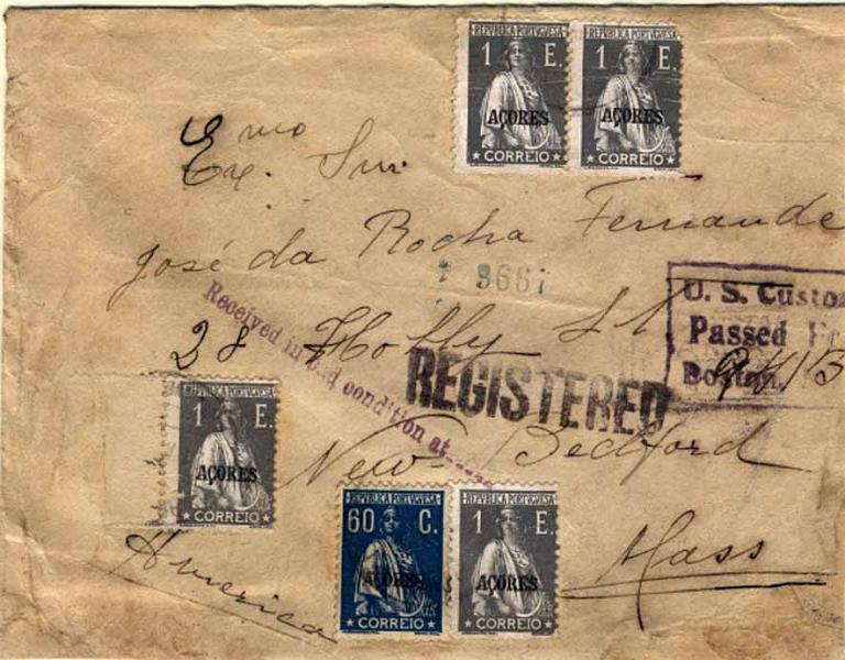 24Lis0679.jpg -     Lote:    679            Açores       Descrição:         192&frac12;6 &mdash; Ceres. Selos do Continente com sobrecarga AÇORES. Sobrescrito circulado da Terceira para os EUA (16.09.1924) com 5 selos de 1E ardósia e um selo de 60C azul, CE185 e 210. Um dos selos de 1E arrancado. Carimbo americano com a indicação de ter recebido a sobrescrito em mau estado de conservação.        Carta       Valor Base:     &euro; 30,00     Valor Venda:     Retirado     