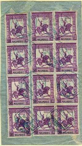 24Lis0713.jpg -     Lote:    713            Moçambique       Descrição:         1938 &mdash; Império Colonial Português. Sobrescrito circulado de Quelimane (30.04.47) para Manchester, com 2 blocos (8+4) de 50 ctvs CE297 no verso, obliterados com carimbo de Quelimane batido a azul esverdeado.        Carta       Valor Base:     &euro; 25,00     Valor Venda:     Retirado     