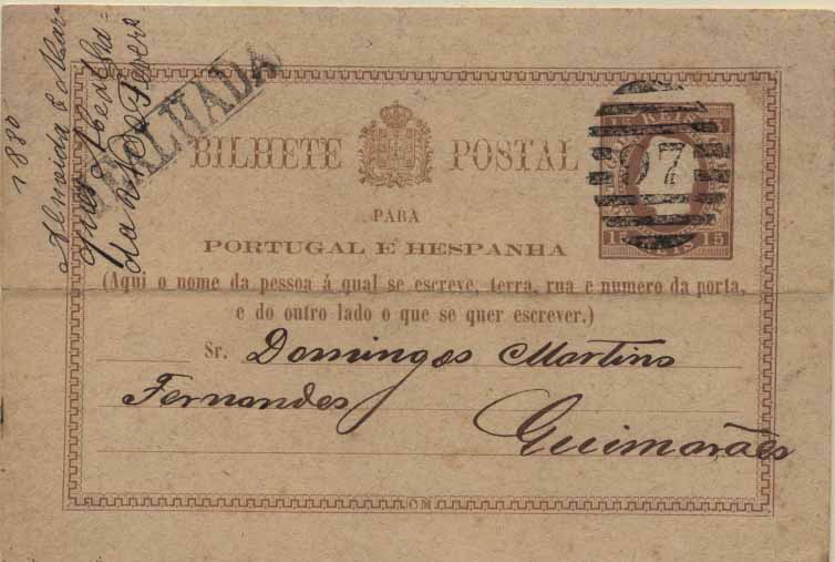 24Lis0757.jpg -     Lote:    757            Portugal       Descrição:         1878/79 &mdash; D. Luís I. Fita direita. Impressão com relevo. OM1, 15 reis castanho-vermelho, circulado da Mealhada (21.02.1880) para Guimarães (22.02.1880). Carimbo nominativo MEALHADA + numérico de barras da 2.ª reforma "97", batidos a preto. Dobra horizontal ao centro.        IC       Valor Base:     &euro; 20,00     Valor Venda:     &euro; 42,00     