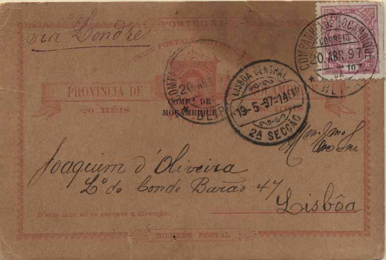 24Lis0871.jpg -     Lote:    871            Moçambique e Distritos Postais       Descrição:         1892 &mdash; Inteiros Postais de Moçambique com sobrecarga "COMP.ª DE / MOÇAMBIQUE". CE2, 20 reis rosa, circulado da Beira (20.04.97) para Lisboa (19.05.97) via Londres com selo adicional de 10 reis tipo Elefantes.         IC       Valor Base:     &euro; 25,00     Valor Venda:     Retirado     