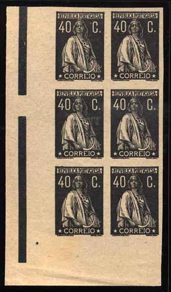 24Lis1138.jpg -     Lote:    1138            Portugal       Descrição:         1924/26 &mdash; Ceres. Novas taxas e cores. Bloco de 6 provas de 40C ardósia, não denteadas, em papel amarelado, pontinhado horizontal leve, sem goma. Cor aprovada. MB.        PRV       Valor Base:     &euro; 25,00     Valor Venda:     &euro; 25,00     