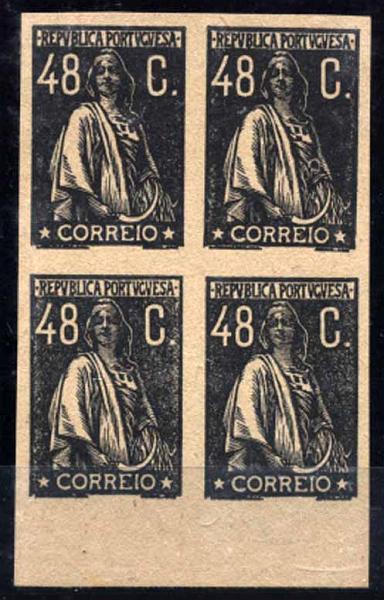 24Lis1144.jpg -     Lote:    1144            Portugal       Descrição:         1924/26 &mdash; Ceres. Novas taxas e cores. Quadra de provas de 48C em preto, não denteadas, em papel amarelado, pontinhado vertical muito leve, sem goma. Cor não aprovada. MB.        PRV       Valor Base:     &euro; 20,00     Valor Venda:     Retirado     