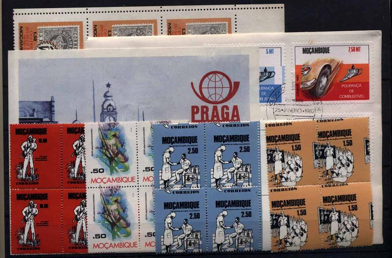 24Lis1248.jpg -     Lote:    1248            Moçambique       Descrição:      Moçambique * Palops.   Lote composto por selos em quadras, blocos, sobrescritos com erros de impressão e denteados . Maioria novos e em quadra. Bloco 3, CE25, 26, 27, 40, 56 e 79.        Lote       Valor Base:     &euro; 15,00     Valor Venda:     Retirado     