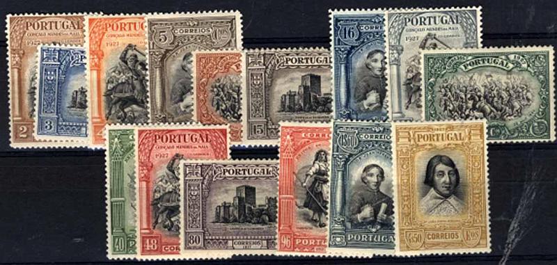 24Lis1393.jpg -     Lote:    1393            Portugal       Descrição:         1927 &mdash; Independência de Portugal (2.ª emissão). CE420/434. Série completa com os selos regomados. Valor de catálogo &euro; 218,00.        RG***       Valor Base:     &euro; 20,00     Valor Venda:     &euro; 30,00     