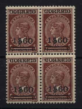 24Lis1398.jpg -     Lote:    1398            Portugal       Descrição:         1929 &mdash; Imposto Telegráfico com sobretaxa. CE494. Quadra com dois selos com sinal de charneira. Valor de catálogo &euro; 126,40.        ***/**       Valor Base:     &euro; 18,00     Valor Venda:     &euro; 18,00     