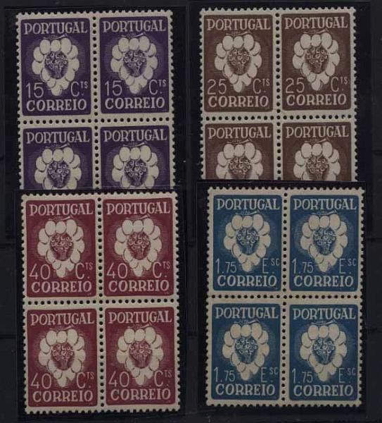 24Lis1419.jpg -     Lote:    1419            Portugal       Descrição:         1938 &mdash; 5.º Congresso Internacional do Vinho e da Vinha. CE579/82. Série em quadras. Um selo de cada quadra com muito leve sinal de charneira. Valor de catálogo &euro; 424,00.        ***       Valor Base:     &euro; 60,00     Valor Venda:     &euro; 65,00     