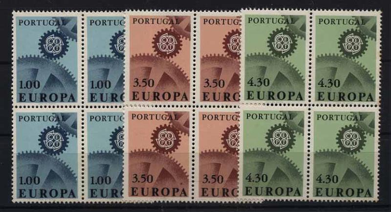 24Lis1468.jpg -     Lote:    1468            Portugal       Descrição:         1967 &mdash; Europa CEPT. CE997/999. Série completa em quadras. Valor de catálogo &euro; 186,40.        ***       Valor Base:     &euro; 30,00     Valor Venda:     Retirado     