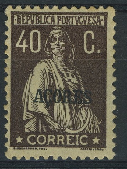 24Lis1532.jpg -     Lote:    1532            Açores       Descrição:         1924/26 &mdash; Tipo Ceres. Selos do Continente com sobrecarga AÇORES. CE205, 40C castanho escuro com a variedade de cliché "CORREIC". Valor de catálogo &euro; 83,70.        **       Valor Base:     &euro; 15,00     Valor Venda:     &euro; 15,00     