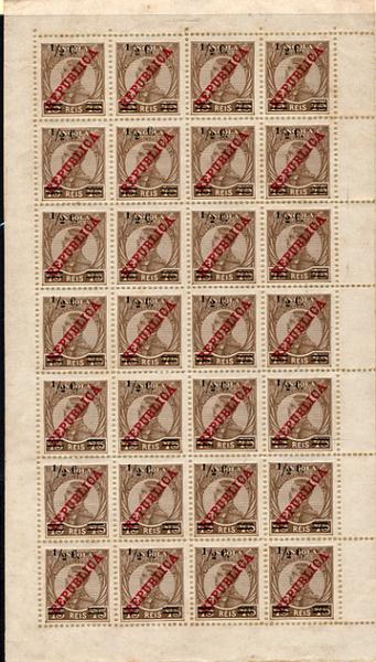 24Lis1566.jpg -     Lote:    1566            Angola       Descrição:         1919 &mdash; D. Manuel II, com sobretaxa, tipografada localmente. CE190, &frac12; C s/ 75 reis. Folha completa com diversos erros catalogados e não catalogados. Valor de catálogo &euro; 90,20.        **       Valor Base:     &euro; 25,00     Valor Venda:     &euro; 30,00     