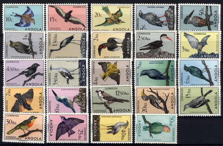 24Lis1584.jpg -     Lote:    1584            Angola       Descrição:         1951 &mdash; Aves de Angola. CE326/349. Série completa. Selos de 20A e 40A com ligeiros pontos de óxido. Selo de 50A sem sinal de charneira. Lote a ver. Valor de catálogo &euro; 400,00.        **       Valor Base:     &euro; 60,00     Valor Venda:     &euro; 60,00     