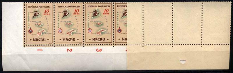 24Lis1629.jpg -     Lote:    1629            Macau       Descrição:         1956 &mdash; Carta Geográfica de Macau. CE389, 10 avos. Tira com 10 selos do bordo de folha, com numeração. Valor de catálogo &euro; 24,00.        ***       Valor Base:     &euro; 6,00     Valor Venda:     Retirado     