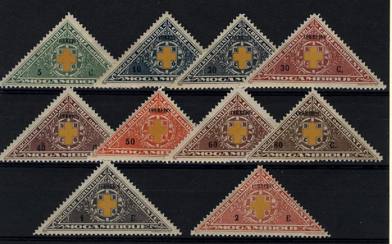 24Lis1657.jpg -     Lote:    1657            Moçambique       Descrição:         1927 &mdash; Imposto Postal. Selos de Porte Franco, com sobrecarga. CE IPT24/33. Série completa. Valor de catálogo &euro; 44,50.        **       Valor Base:     &euro; 10,00     Valor Venda:     &euro; 26,00     