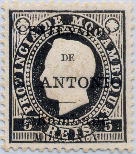 24Lis1659.jpg -     Lote:    1659            Inhambane       Descrição:         1895 &mdash; Selos de D. Luís I. Fita direita de Moçambique, com sobrecarga do "Centenário de S. António". CE1, 5 reis preto, papel porcelana, denteado 12 &frac12;. Valor de catálogo &euro; 59,00.        *       Valor Base:     &euro; 18,00     Valor Venda:     &euro; 34,00     