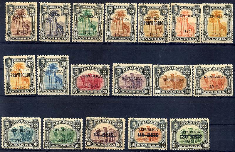 24Lis1723.jpg -     Lote:    1723            Companhia do Niassa       Descrição:         1918 &mdash; D. Carlos I, com sobretaxa e sobrecarga "REPUBLICA", tipografadas localmente a preto. CE64/81. Série completa com goma original sem sinal de charneira, com excepção dos selos de 1c s/ 10 reis CE65 e 40c s/ 65r s/ 80r com sinal de charneira. Valor de catálogo &euro; 1.241,00. MB.        ***/**       Valor Base:     &euro; 350,00     Valor Venda:     &euro; 500,00     