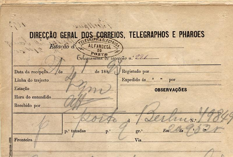 24Lis1852.jpg -     Lote:    1852            Portugal       Descrição:         Carimbos da telegrafia eléctrica. Lote de dois telegramas datados de 21.01.1893 e 04.01.1889) obliterados com carimbos batidos a preto respectivamente de TELEGRAPHIA ELECTRICA / ALFANDEGA / DO / PORTO" e "ESTAÇÃO TELEGRAPHICA CENTRAL DE LISBOA".        TLG       Valor Base:     &euro; 5,00     Valor Venda:     &euro; 46,00     