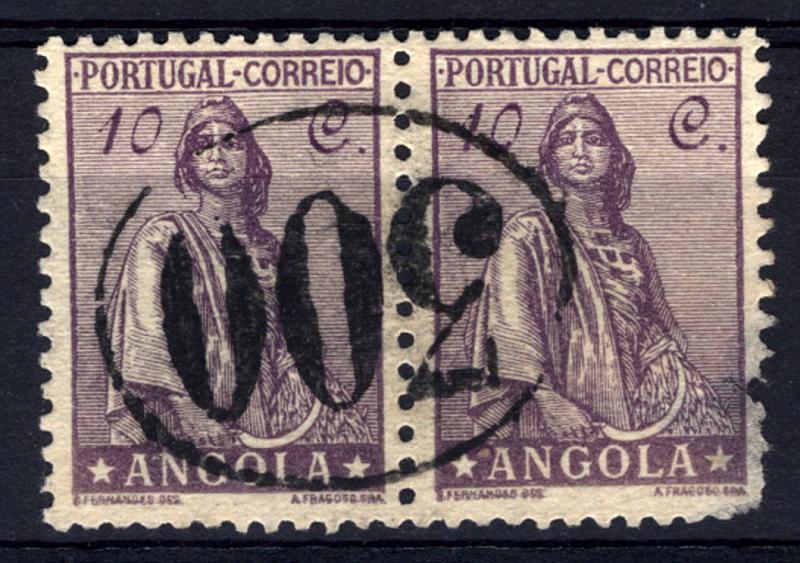 24Lis1930.jpg -     Lote:    1930            Angola       Descrição:         Carimbos numéricos ovais. Par horizontal de 10C tipo Ceres filigranado CE230, violeta, obliterado com carimbo numérico oval de recurso "300", batido a preto. MB.        O       Valor Base:     &euro; 10,00     Valor Venda:     &euro; 28,00     