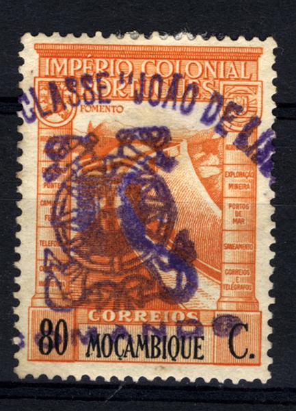 24Lis1956.jpg -     Lote:    1956            Moçambique e Distritos Postais       Descrição:         Marcas de Barcos da Marinha. Selo de 80c do Império Colonial Português, CE300, obliterado com carimbo do "AVISO DE 2.ª CLASSE "JOÃO DE LISBOA"", batido a violeta. MB e MR.        O       Valor Base:     &euro; 20,00     Valor Venda:     &euro; 120,00     