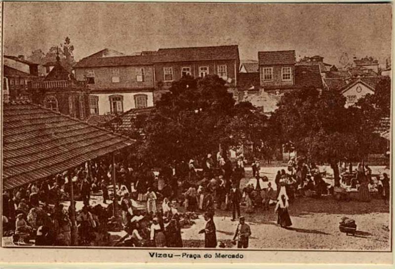 24Lis2315.jpg -     Lote:    2315      Lotes pelo Correio              Descrição:         Temáticos &mdash; Feiras e costumes. Viseu * Parca do mercado. Sépia. Novo. Edição da Tabacaria Costa de Viseu.        PI       Valor Base:     &euro; 8,00     Valor Venda:     Retirado     