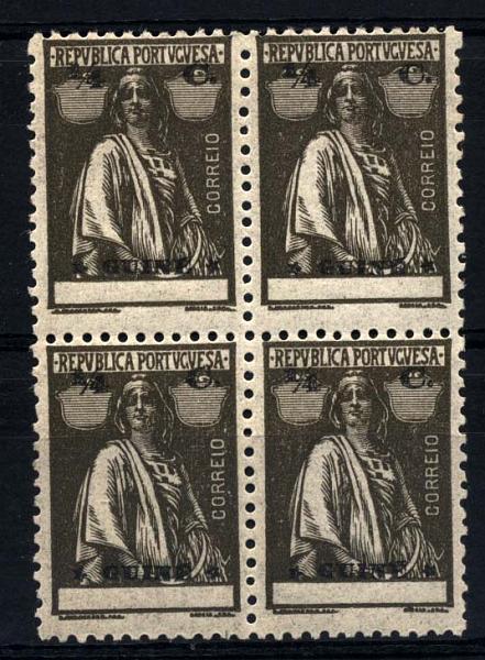 1020.jpg -     Lote:    1020            Guiné       Descrição:         1914/22 &mdash; Ceres. CE143, &frac14; c sépia. Quadra com a impressão deslocada do valor e legenda.        ***       Valor Base:     &euro; 12,00     Valor Venda:     &euro; 26,00     