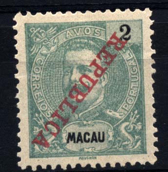 1044.jpg -     Lote:    1044            Macau       Descrição:         1911 &mdash; D. Carlos I, tipo Mouchon com sobrecarga REPUBLICA da Casa da Moeda. CE151, 2 avos verde. Selo com a sobrecarga invertida.         *       Valor Base:     &euro; 15,00     Valor Venda:     &euro; 85,00     