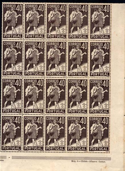 1306.jpg -     Lote:    1306            Portugal       Descrição:         1937 &mdash; 4.º Centenário da Morte de Gil Vicente. CE577, $40 castanho escuro. Bloco de 40 selos fundo de folha (10x4). Cinco selos com ligeiras manchas não cotados. Valor de catálogo &euro; 1.823,50.        ***       Valor Base:     &euro; 180,00     Valor Venda:     &euro; 180,00     