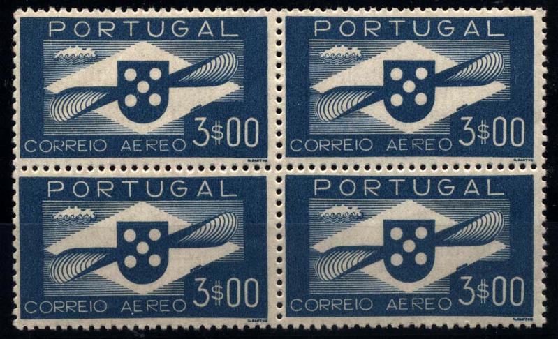 1416.jpg -     Lote:    1416            Portugal       Descrição:         1936/41 &mdash; Tipo Hélice. CE CA4, 3$00 azul. Quadra. Valor de catálogo &euro; 175,60.        ***       Valor Base:     &euro; 30,00     Valor Venda:     Retirado     