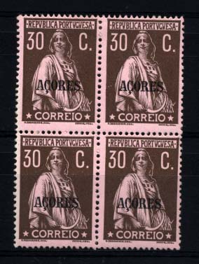 1444.jpg -     Lote:    1444            Açores       Descrição:         1912/13 &mdash; Ceres. Selos do Continente com sobrecarga AÇORES. CE161, 30C castanho s/ rosa, papel porcelana, denteado 15x14. Dois selos com sinal de charneira e os outro dois sem sinal. Valor de catálogo &euro; 457,60.        ***/**       Valor Base:     &euro; 70,00     Valor Venda:     Retirado     