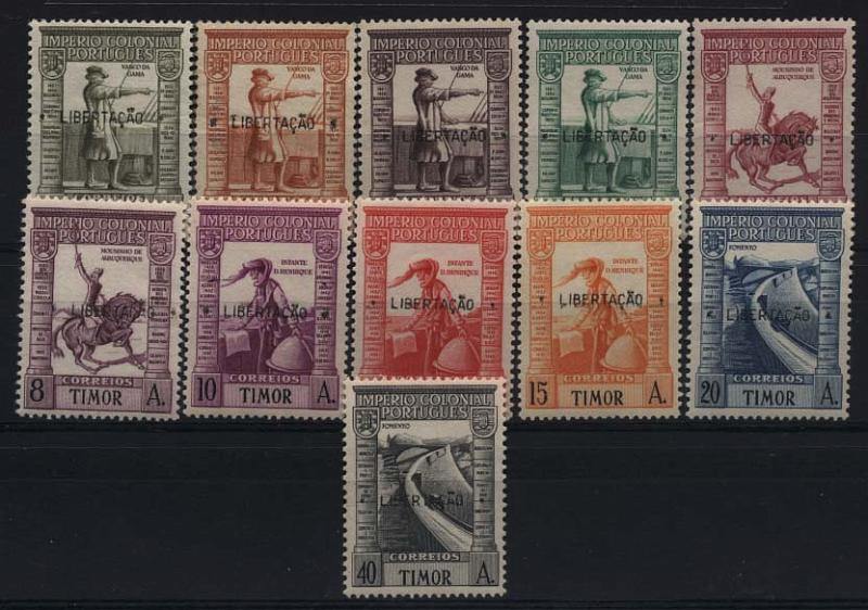 1735.jpg -     Lote:    1735            Timor       Descrição:         1947 &mdash; Império Colonial Português com sobrecarga "LIBERTAÇÃO". CE250/260. Série completa. Valor de catálogo &euro; 414,32.        ***       Valor Base:     &euro; 100,00     Valor Venda:     &euro; 130,00     