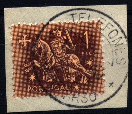 1790.jpg -     Lote:    1790            Portugal       Descrição:         Carimbos circulares datados, tipo 1940. Fragmento com selo de 1$00 tipo Cavaleiro Medieval, obliterado com carimbo batido a preto "TELEFONES / SANTO TIRSO".        FRG       Valor Base:     &euro; 8,00     Valor Venda:     Retirado     