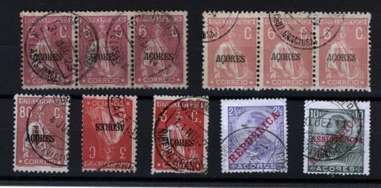 1872.jpg -     Lote:    1872            Açores       Descrição:         Carimbos circulares datados tipo 1880. Lote composto por 3 tiras de 3 selos e 3 selo tipo Ceres + dois selos tipo D. Manuel II, obliterados com carimbos batidos a preto de: VELLAS (S.JORGE), S. CRUZ (GRACIOSA) X 2, PRAIA DA VICTORIA, CAPELLAS e SANTO ANTONIO (PICO).        Lote       Valor Base:     &euro; 15,00     Valor Venda:     &euro; 42,00     