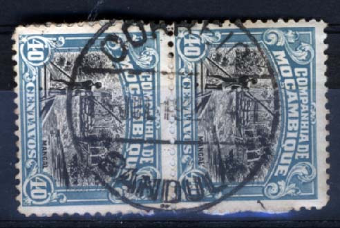 1929.jpg -     Lote:    1929            Companhia de Moçambique       Descrição:         Carimbos circulares. 1925 &mdash; Motivos locais. Par de selos de 40c CE157, obliterado com carimbo batido a preto: "CORREIO / BANDULA".        O       Valor Base:     &euro; 5,00     Valor Venda:     &euro; 5,00     