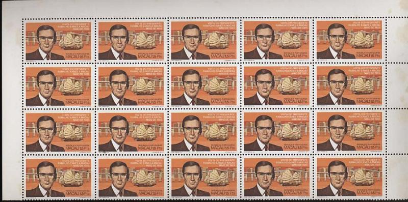 2055.jpg -     Lote:    2055                   Descrição:      Macau &mdash;   Folhas e parte de folhas, blocos e quadras de emissões completas. Lote a ver.        Lote       Valor Base:     &euro; 25,00     Valor Venda:     &euro; 48,00     