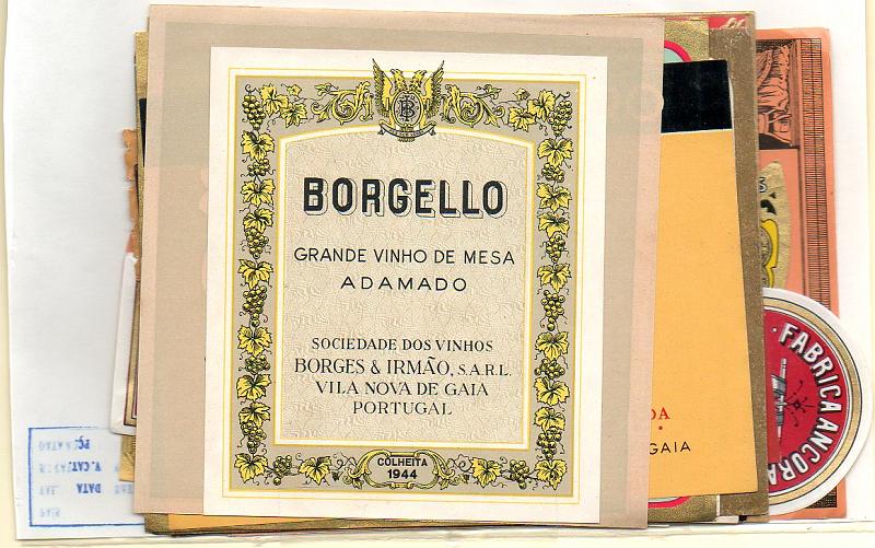 2065.jpg -     Lote:    2065                   Descrição:      Portugal * Rótulos de Bebidas *   Lote com 26 rótulos de bebidas, incluindo vinhos de mesa, vinhos do Porto, bebidas licorosas, etc.        Lote       Valor Base:     &euro; 9,00     Valor Venda:     &euro; 9,00     