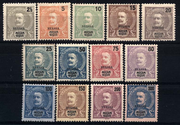 0004.jpg -     Lote:    4      Colecção Império      Companhia do Niassa       Descrição:         1898 &mdash; D. Carlos I tipo Mouchon. Selos de Moçambique com sobrecarga NYASSA. CE14/26. Série completa regomada. Valor de catálogo &euro; 56,00.         RG**       Valor Base:     &euro; 15,00     Valor Venda:     &euro; 16,00     