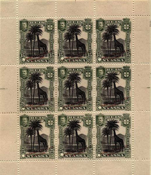 0009.jpg -     Lote:    9      Colecção Império      Companhia do Niassa       Descrição:         1901 &mdash; D. Carlos I (Girafa e Camelos). CE32, 25 reis. Mini-folha de 9 provas em verde-oliva e preto, com sobrecarga a vermelho "WATERLOW & SONS LTS / SPECIMEN".         PRV       Valor Base:     &euro; 100,00     Valor Venda:     &euro; 340,00     