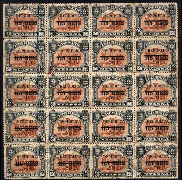 0056.jpg -     Lote:    56      Colecção Império      Companhia do Niassa       Descrição:         1918 &mdash; D. Carlos I, com sobretaxa e sobrecarga "REPUBLICA", tipografadas localmente a preto. CE80, 50C s/ 115 reis s/ 150 reis, castanho laranja. Bloco obliterado de 20 selos. MB e MR. Valor de catálogo &euro; 200,00.         O       Valor Base:     &euro; 30,00     Valor Venda:     &euro; 55,00     