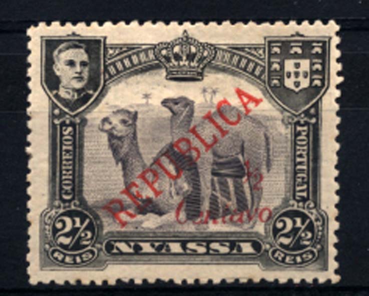 0059.jpg -     Lote:    59      Colecção Império      Companhia do Niassa       Descrição:         1921 &mdash; D. Manuel II, com sobretaxa, tipografadas em Lisboa. CE82, &frac12; C s/ 2 &frac12; reis (erro). Valor de catálogo &euro; 550,00.         **       Valor Base:     &euro; 150,00     Valor Venda:     &euro; 150,00     